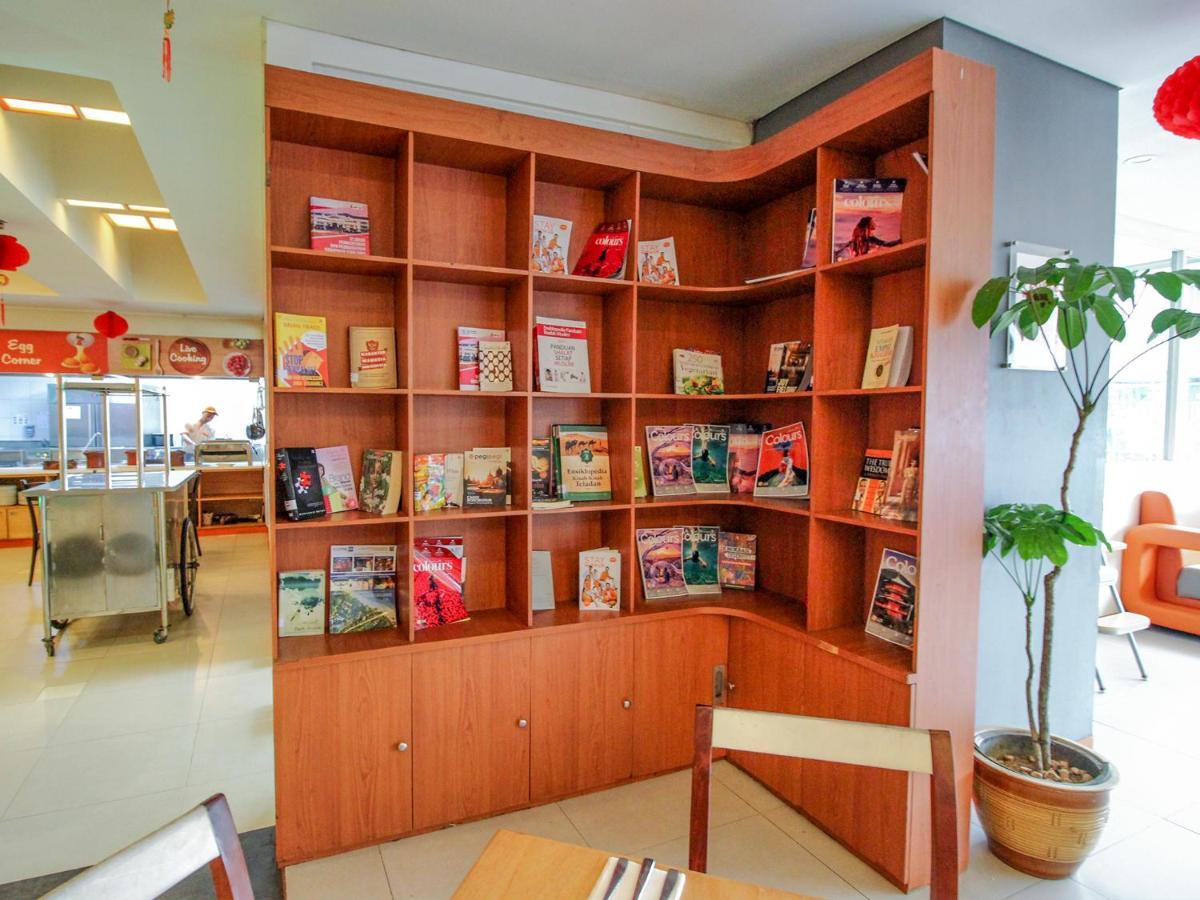 Harris Hotel Понтианак Экстерьер фото